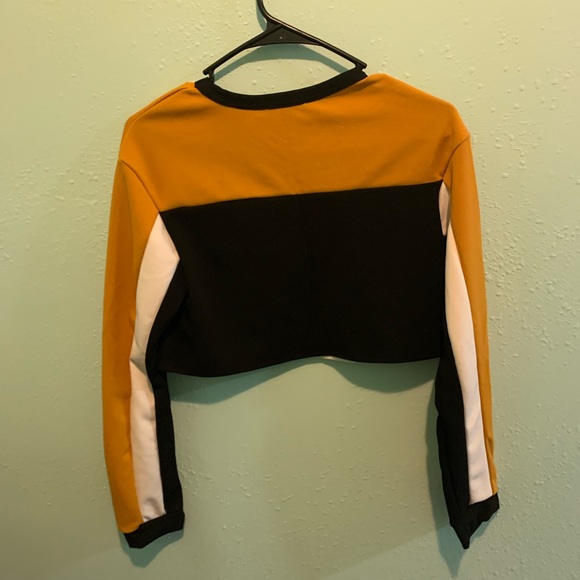 Fashion Nova long sleeve crop top and skirt to match. Size medium - Picture 3 of 4